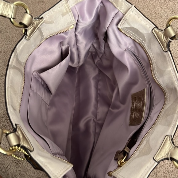 Used Coach Good Metallic Purse No. C1261-F19675. - Picture 7 of 16